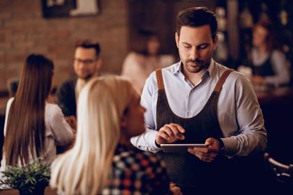 Contratar e reter mão de obra é desafio na expansão do foodservice no Brasil