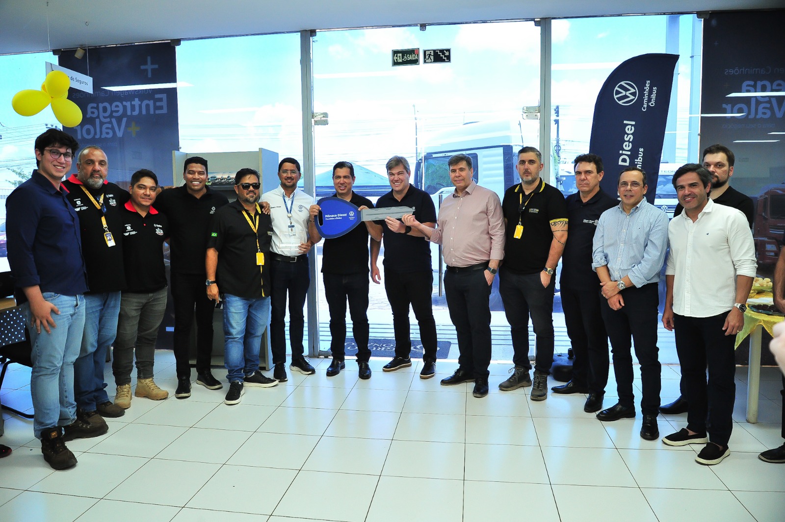 Grupo Mônaco entrega 25 caminhões ao Grupo Lucena, fortalecendo setor de infraestrutura