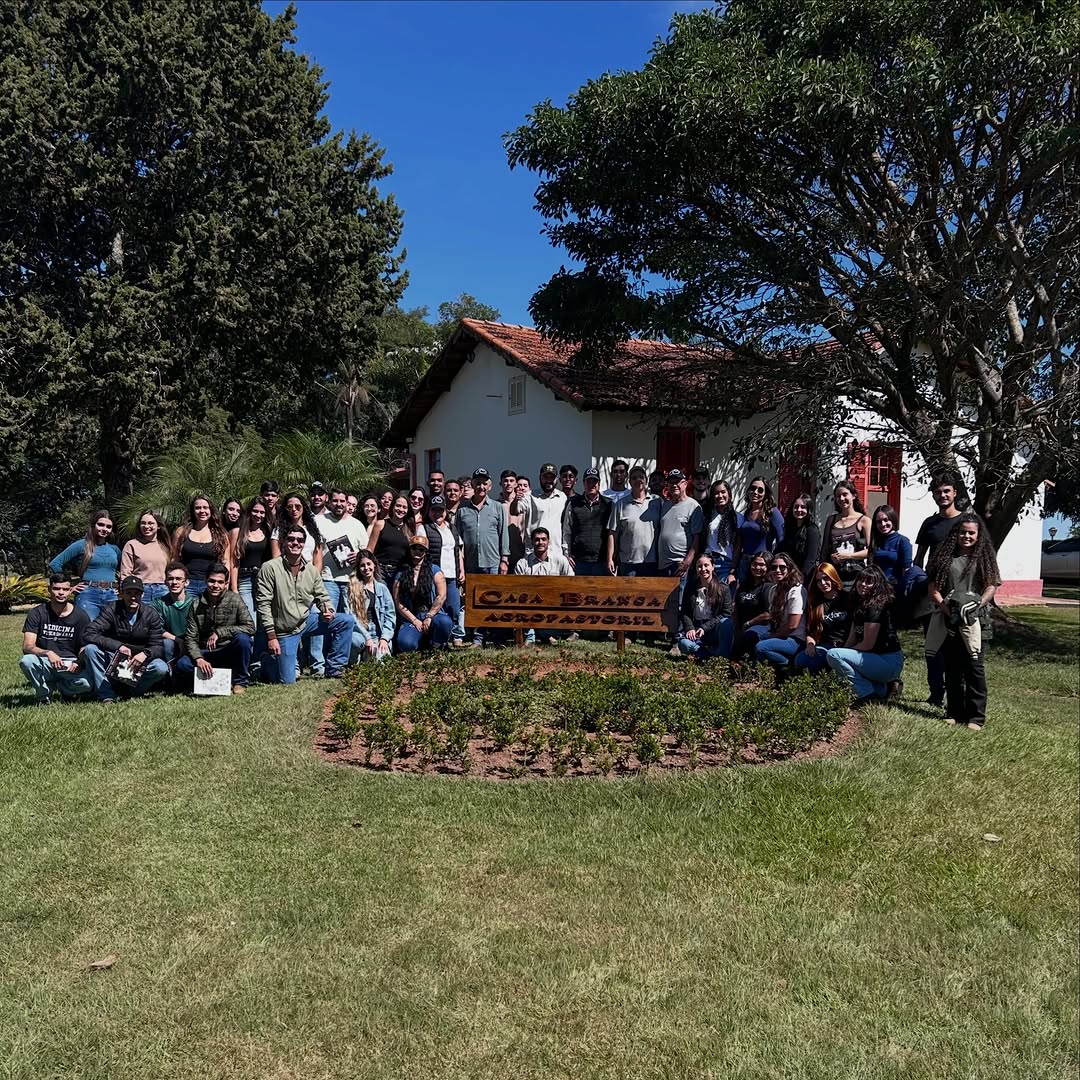 Casa Branca recebe estudantes de medicina veterinária para imersão em melhoramento genético na pecuária