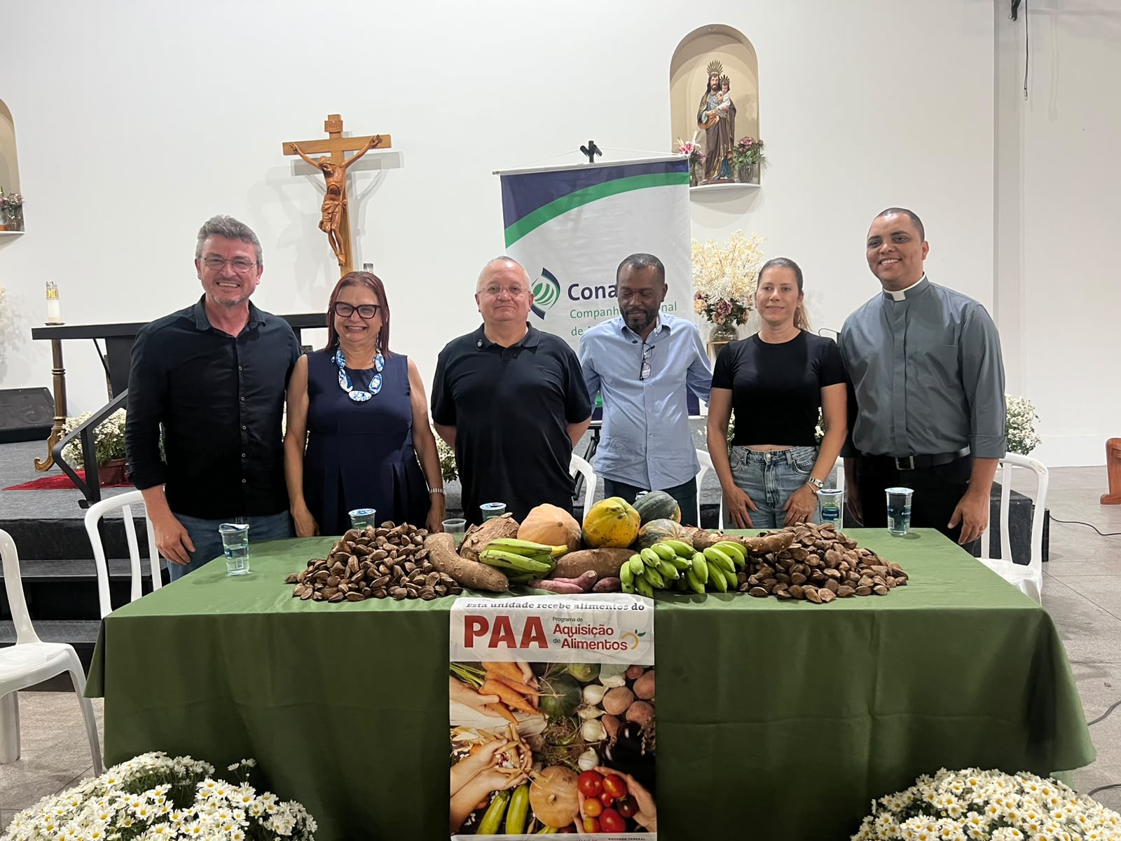 Taques percorre o Araguaia e participa de agenda social ao lado de Rosa Neide