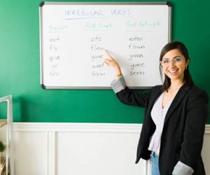 Inglês como segunda língua amplia formação acadêmica e acompanha estudantes em diferentes fases da vida